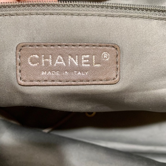 ❌SOLD❌💯Authentic Chanel Coco Casual Tote Travel - Picture 9 of 13